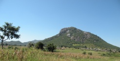 a village and mountain in Malawi near Moz border
